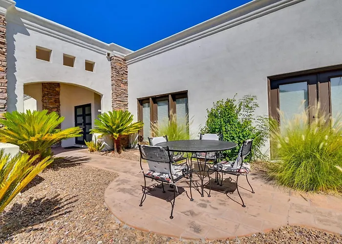 Family Gem In Paradise Valley: Hot Tub, Large Yard Holiday home *
