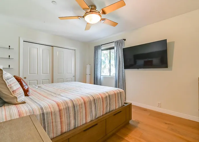 Family Gem In Paradise Valley: Hot Tub, Large Yard *