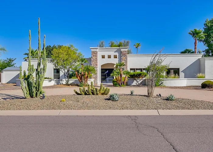 Family Gem In Paradise Valley: Hot Tub, Large Yard Holiday home *
