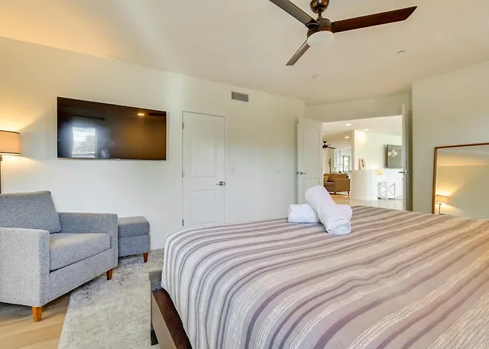 Holiday home Family Gem In Paradise Valley: Hot Tub, Large Yard *