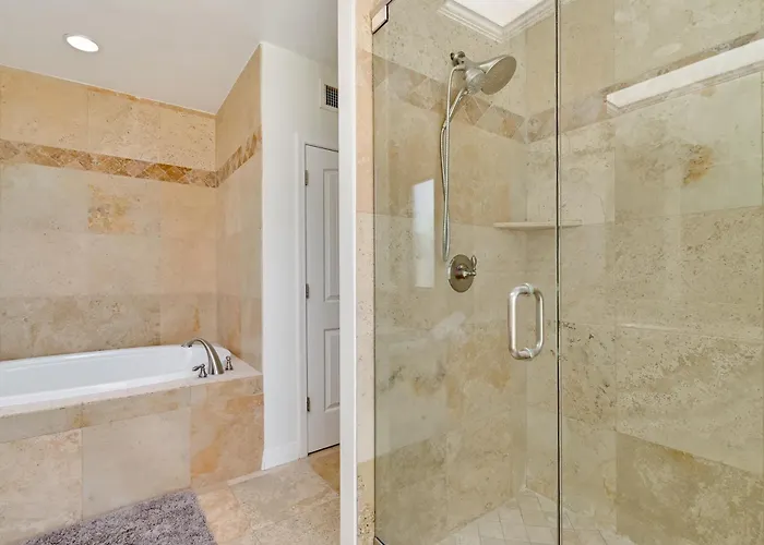 Family Gem In Paradise Valley: Hot Tub, Large Yard Holiday home *