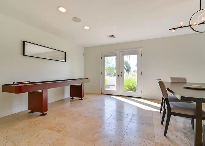 Holiday home Family Gem In Paradise Valley: Hot Tub, Large Yard