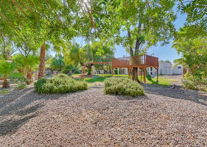 Holiday home Family Gem In Paradise Valley: Hot Tub, Large Yard *