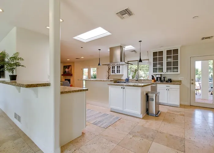 Family Gem In Paradise Valley: Hot Tub, Large Yard *