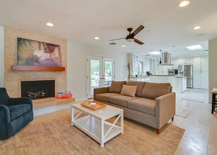 Family Gem In Paradise Valley: Hot Tub, Large Yard Holiday home Scottsdale
