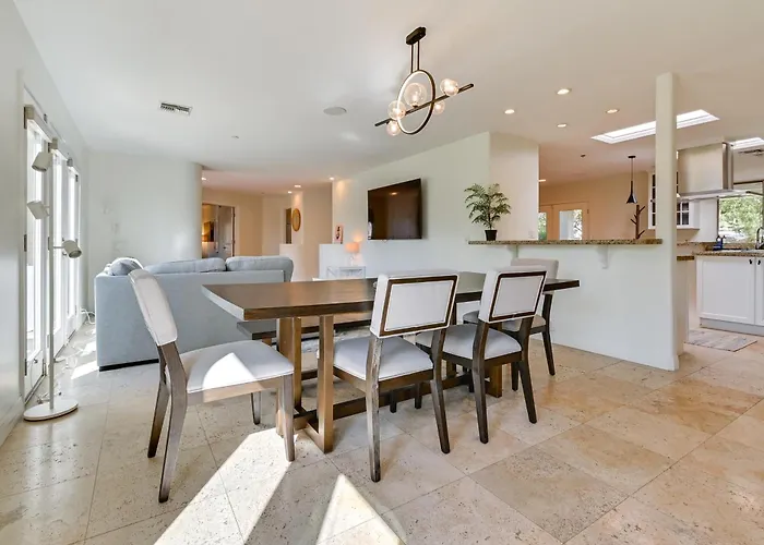 Family Gem In Paradise Valley: Hot Tub, Large Yard